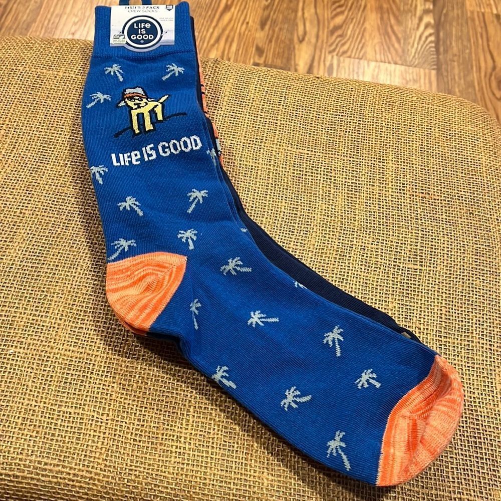 NWT Life is Good socks